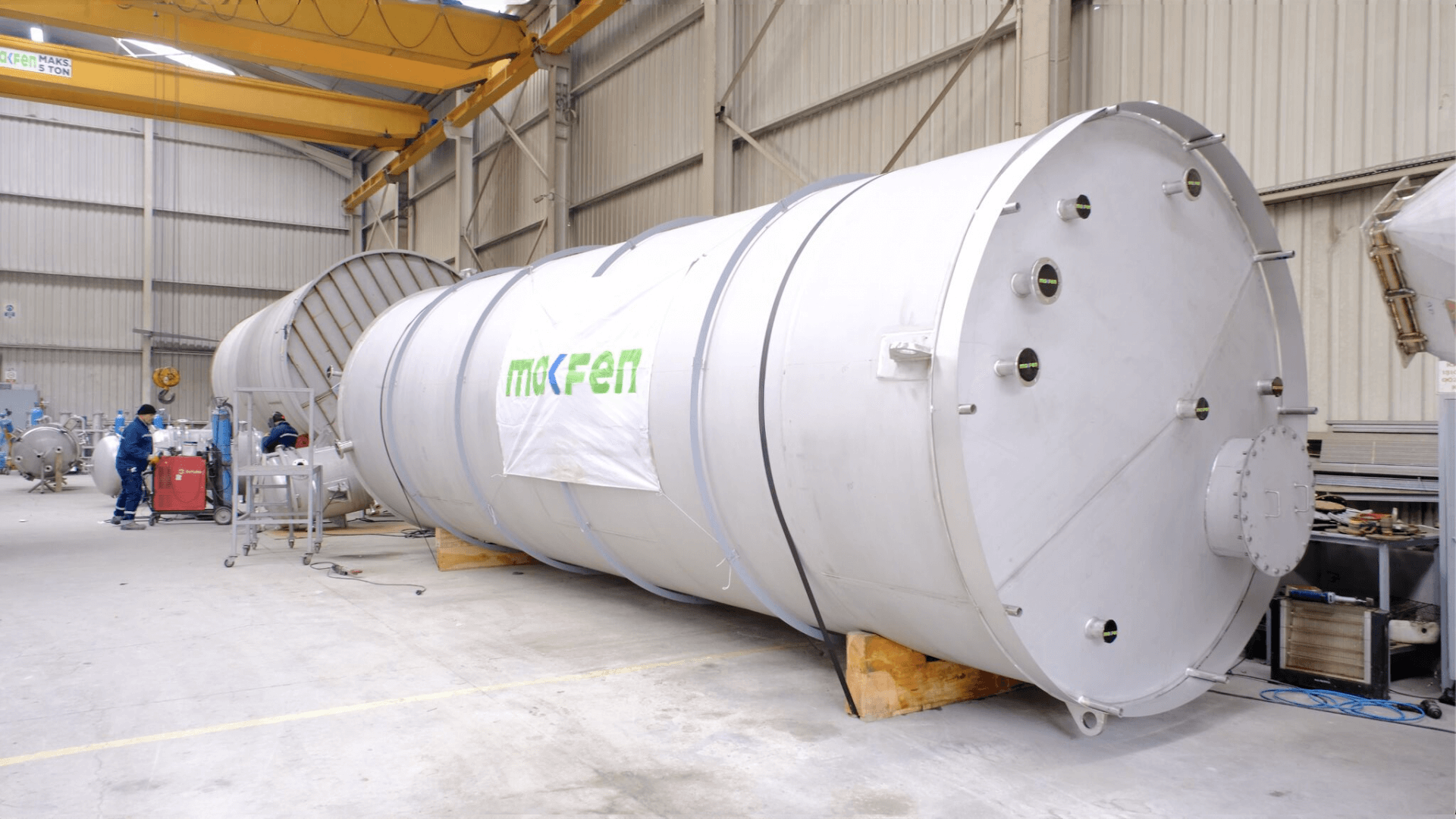 As Makfen Makine, we offer turnkey reactor blender raw material stock tanks, stainless steel silo manufacturing facility installation services.