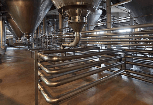 In the food and beverage industry, fermentation tanks are essential equipment that significantly enhances production efficiency.