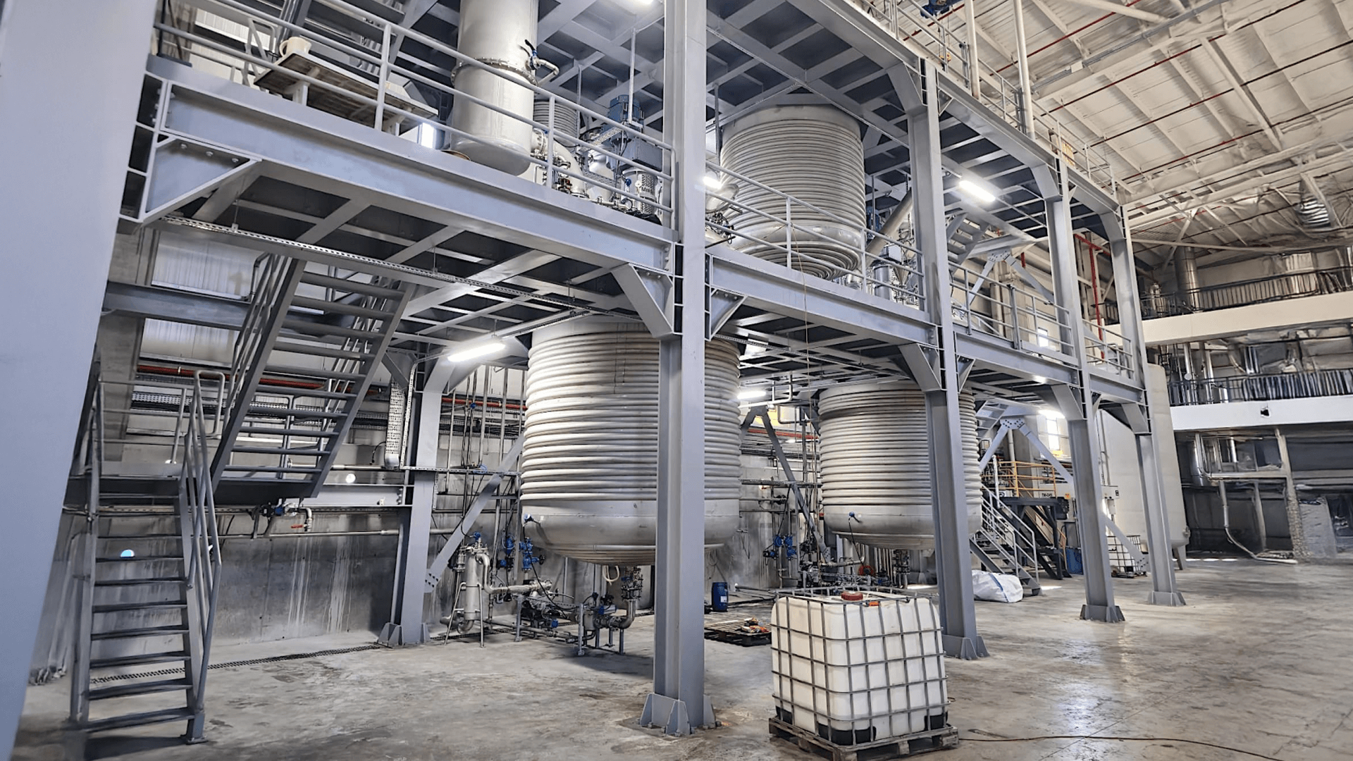 PVA üretim tesisi nde çeşitli vinil reçineler polimerleştirilerek plastikler elde edilir. Polivil asetat, polivinil klorür, polivinil alkol bazılarıdır. PVA üretim tesisleri hakkında bilgi ve fiyat için bize ulaşın 