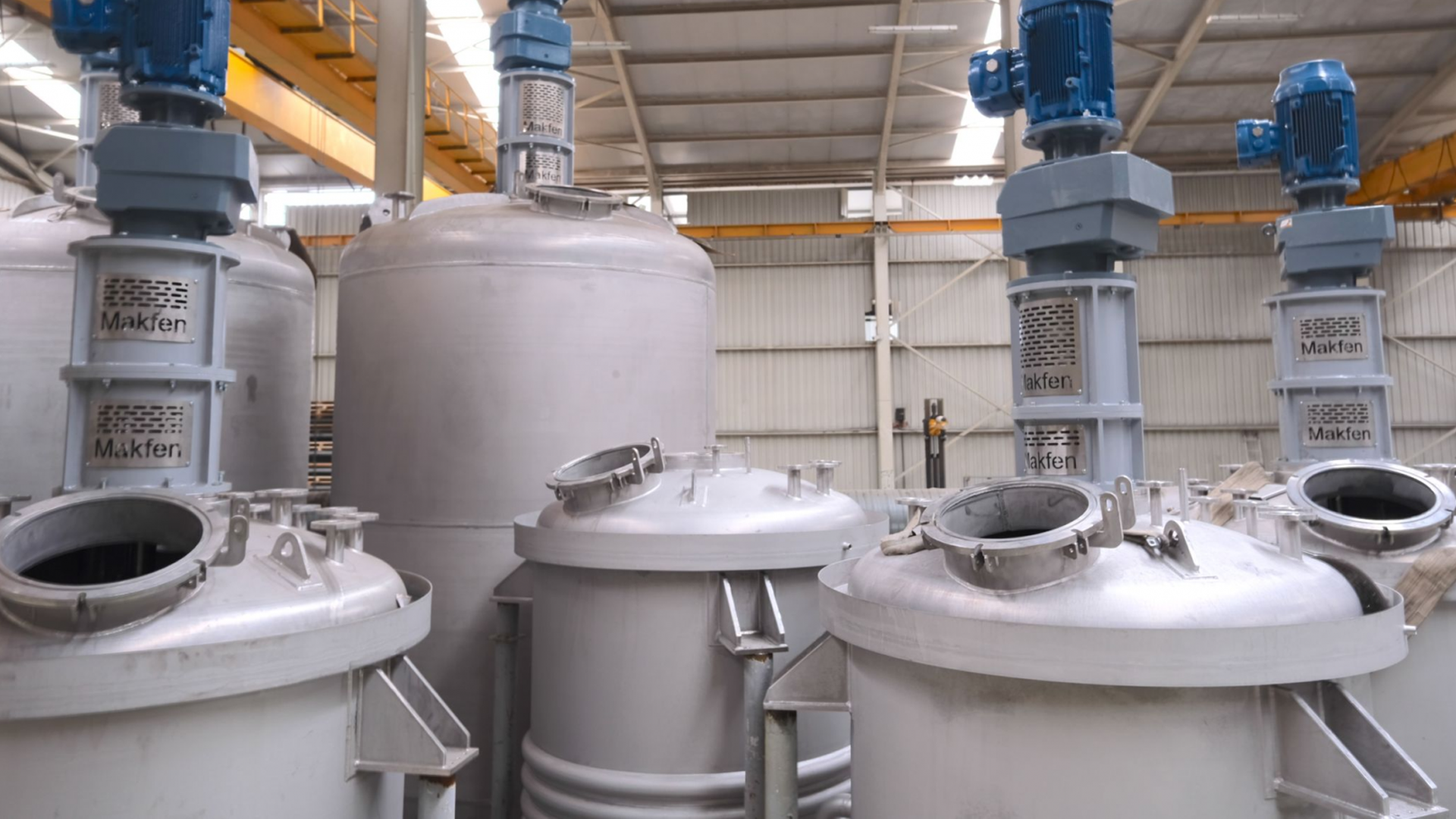 Makfen, which provides services in manufacture of the mixer boilers and boiler mixers, manufactures liquid mixing boilers and heated mixer boilers. Click for prices of the mixer boilers.