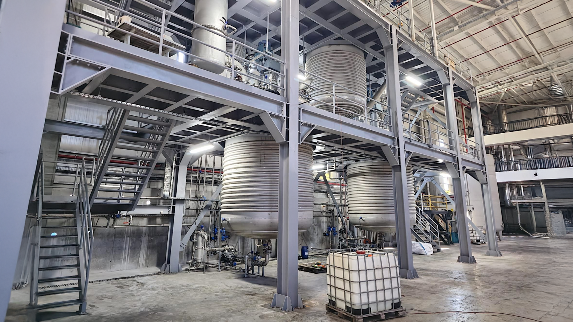 In the PVA production facility, plastics are obtained by polymerizing various vinyl resins. Some of these products include Polyvinyl acetate, polyvinyl chloride and polyvinyl alcohol. Contact us for information about PVA